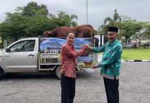 Sapi Kurban Presiden RI untuk Sintang Disalurkan ke Masjid Al-Mubarokah