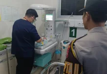 Geger, Warga Sintang Temukan Bayi di Teras