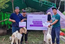 Masjid Kapal Munzalan Al Husni Sintang Salurkan Kurban ke 20 Ponpes dan Pansuh