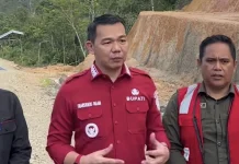 8 Ruas Jalan Buak Mau - Riam Mengelai Kabupaten Kapuas Hulu Diresmikan