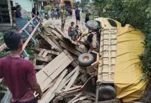 Camat Serawai Sesalkan Truk Bermuatan Berat Melintas, Akibatnya Jembatan Ambruk