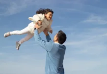 Sama-Sama Mengutamakan Empati, Ini Perbedaan Soft Parenting dan Gentle Parenting