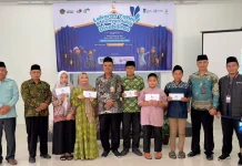 Kemenag Sintang Salurkan 110 Paket Lebaran Yatim dan Disabilitas Tahun 2026