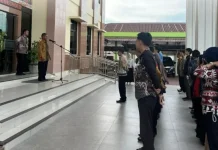 Evaluasi Kinerja Sepekan, Panitera PA Sintang Dorong Aparatur Terus Belajar
