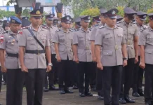 Sambut Hari Bhayangkara ke-80,Polres Sintang Ziarah Makam Pahlawan