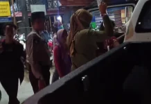Polres Sekadau Bantu Evakuasi Warga ke Rumah Sakit