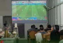 Semarak Piala Dunia 2026, Kodim 1205 Sintang Nobar Bersama Warga