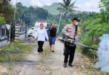 Polsek Puring dan Lintas Sektor, Lakukan Fogging Pencegahan Penyakit DBD