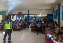 Polres Sekadau Bekali Pelajar SMK Keling Kumang Lawan Judi Online