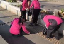 Bhayangkari Ranting Sintang Kota Gandeng Bowara Bersihkan Waterfront