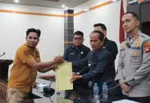Bupati Sintang Siap Mediasi Sengketa Kebun Plasma