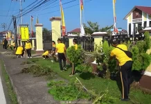 Sambut HUT RI, Polres Kapuas Hulu Tanam Puluhan Pohon