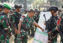 Kasrem 121/Abw Melakukan Riksiapops Satgas RI-PNG Mobile Yonif 642/Kapuas