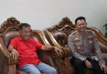 Kapolres Melawi Silaturahmi ke Tokoh Dayak, Ajak Bersama Jaga Melawi