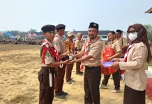 Kwarcab Sintang Apresiasi Semangat Pramuka Binjai Hulu di Hari Pramuka ke-65