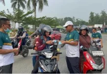 PA Sintang Gelar Public Campaign, Bagikan Masker ditengah Karhutla