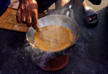 Kerak Telor, Jajanan Betawi yang Tetap Eksis di tengah Kuliner Modern