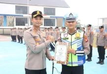 Sekadau Raih Emas POPDA, Aipda Agus Muhardi Terima Piagam Penghargaan
