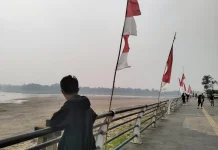 Warga Sintang Mulai Kesulitan Air Bersih