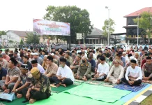 Polres Sekadau Gelar Sholat Istisqo, Hujan Gerimis Turun usai Doa Bersama