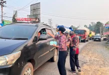 Kemenag Sekadau Lakukan Aksi Sosial Pembagian Masker