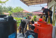 Pondok Pesantren Mustahiqqul Abror Sekadau Dapat Bantuan Air Bersih
