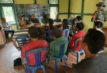 Tim Mabes TNI Ajak Warga Ambalau Cegah Karhutla