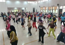 Semarak RRI Fest 2026, Ratusan Warga Sintang Ikuti Zumba Party