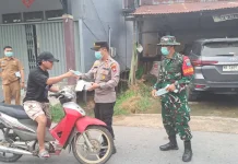 Forkopimcam Belitang Hilir Bagikan 1.000 Masker kepada Warga