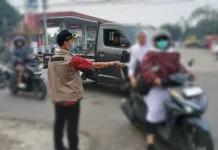 Kabut Asap Masih Pekat, Komunitas Gencar Bagikan Masker