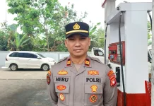 Polri Bantu Penyaluran Air Bersih untuk Warga