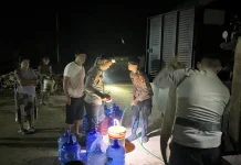 Warga Desa Selalong Sekadau Terima Suplai Air Bersih