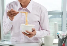 Bahaya Mie Instan jika Dikonsumsi Terlalu Sering