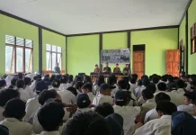 Mabes TNI Ajak Siswa SMPN 1 Ambalau Cegah Karhutla