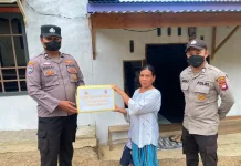 Polsek Sokan Salurkan Bantuan Sembako untuk Masyarakat Terdampak Kabut Asap