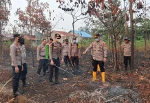Polres Sekadau Uji Cairan Pemadam X-Fire untuk Percepat Penanganan Karhutla