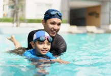 Langkah-Langkah Mengajarkan Anak Berenang