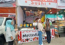 Kabut Asap Tak Halangi Warga Berburu Kuliner di Sintang Expo 2026