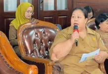 Dampak Kemarau Panjang,Pemkab Sintang Salurkan Bantuan Beras dan Minyak Goreng