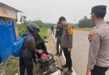 Gabungan TNI-Polri di Perbatasan Badau Lakukan Swiping