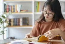 Tak Hanya Membuat Pintar Berikut Beberapa Manfaat Membaca Buku