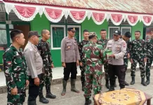 HUT ke-81 TNI, Polsek Kota Baru Tunjukkan Kehangatan TNI-Polri di Tanah Pinoh