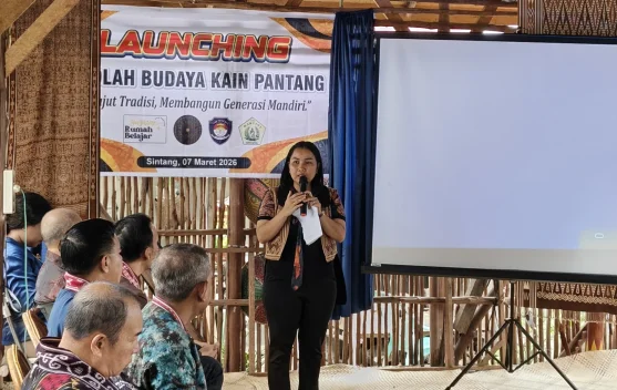 Dorong Ekonomi Kreatif, Pelajar Sintang Ciptakan Cinderamata Kain Pantang