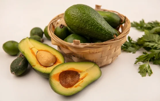Alpukat, Buah Kaya Lemak Sehat Membantu Menurunkan Kolesterol