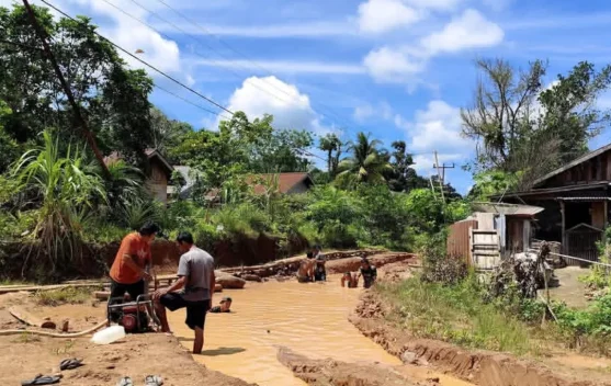 Warga Sepauk Sediakan Lahan untuk Drainase Jalan