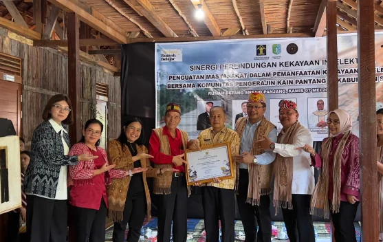 Kemenkum Tetapkan Rumah Belajar Kain Pantang sebagai Kawasan KI Komunal