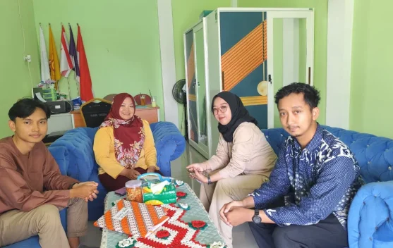 RRI Sasar Siswa SLBN 25 Sintang Rasakan Euforia Pesta Bola lewat Radio