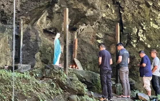 Bupati Fransiskus Diaan Dorong Pengembangan Wisata Rohani Gurung Sepangin