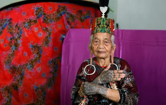 Rahasia di Balik Tradisi Telinga Panjang yang Menjadi Ikon Budaya Dayak