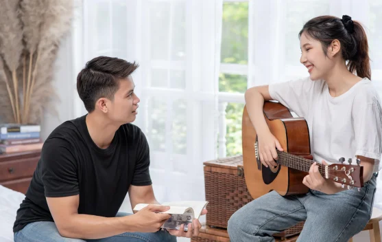 Tak Lagi Soal Kata Manis, Kehadiran Jadi Bahasa Cinta yang Kian Dihargai Anak Muda